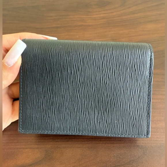Lux! Prada Wallet Black Leather Card Holder lux brand
Look brand new - Picture 14 of 14